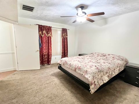 Tiny photo for 207 Longtree Lane, Logansport, IN 46947 (MLS # 202532927)