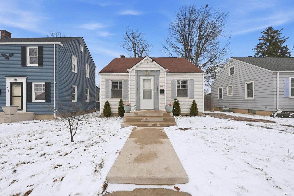 Photo of 816 Hofer Avenue, Fort Wayne, IN 46808 (MLS # 202605779)