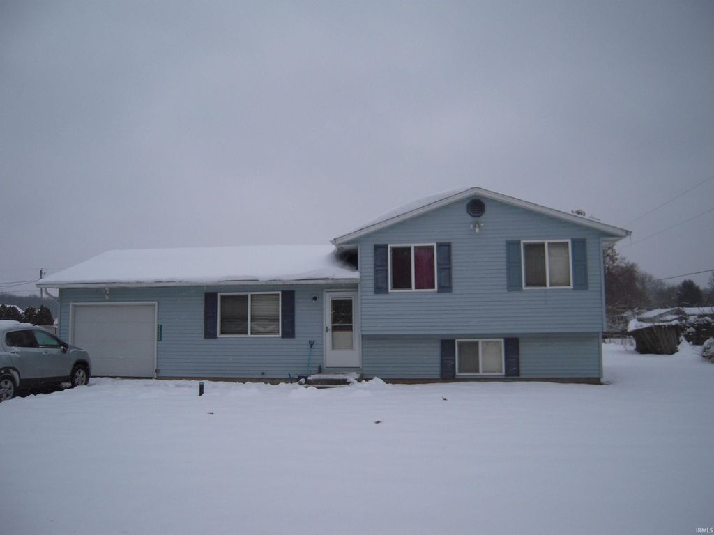 Photo of 52226 County Road 1, Granger, IN 46530 (MLS # 202548025)