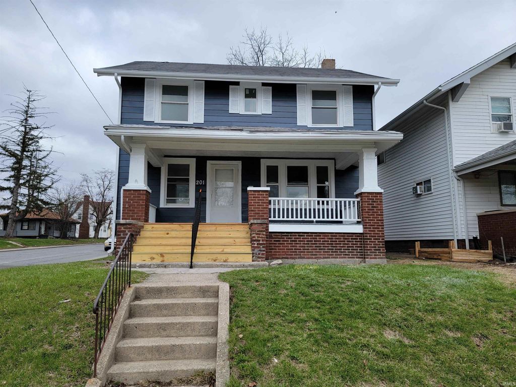 Photo of 201 E Wildwood Avenue, Fort Wayne, IN 46806 (MLS # 202609599)