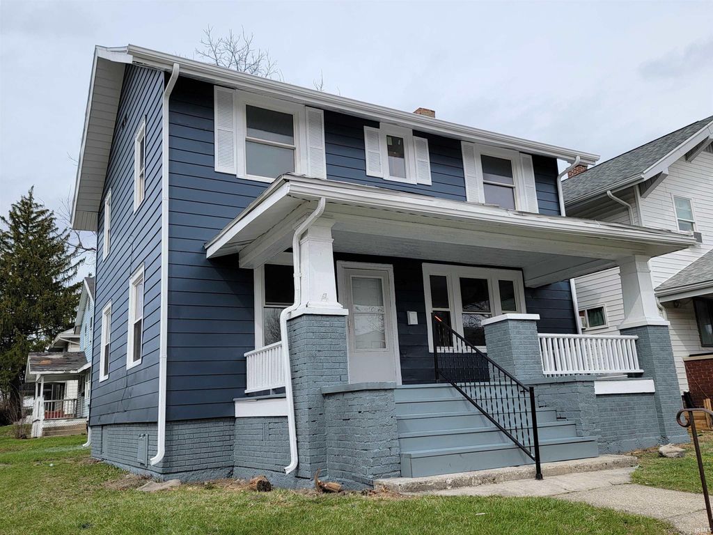 Photo of 201 E Wildwood Avenue, Fort Wayne, IN 46806 (MLS # 202609599)