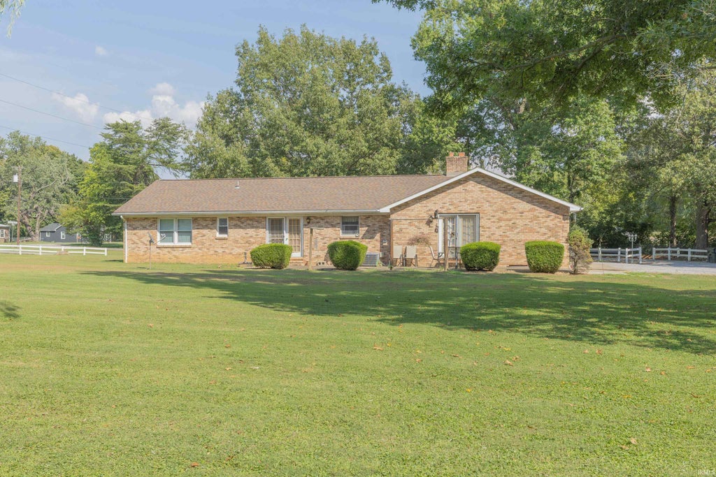 Photo of 1921 Indian Mounds Boulevard, Evansville, IN 47715 (MLS # 202638932)