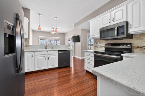 Tiny photo for 1838 HUNTERS COVE Circle, Kokomo, IN 46902 (MLS # 202605661)