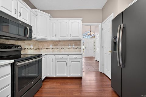 Tiny photo for 1838 HUNTERS COVE Circle, Kokomo, IN 46902 (MLS # 202605661)