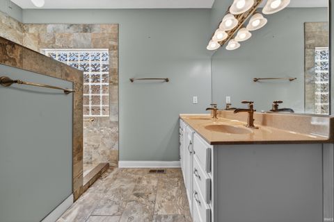 Tiny photo for 1838 HUNTERS COVE Circle, Kokomo, IN 46902 (MLS # 202605661)