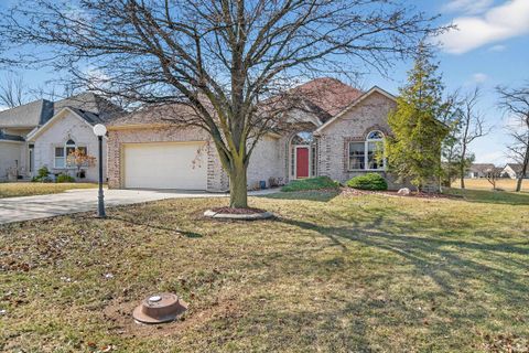 Tiny photo for 1838 HUNTERS COVE Circle, Kokomo, IN 46902 (MLS # 202605661)