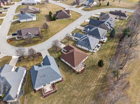 Tiny photo for 1838 HUNTERS COVE Circle, Kokomo, IN 46902 (MLS # 202605661)