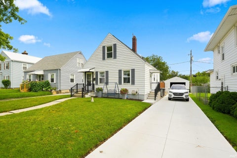 Tiny photo for 1610 Cherokee Road, Fort Wayne, IN 46808 (MLS # 202638868)