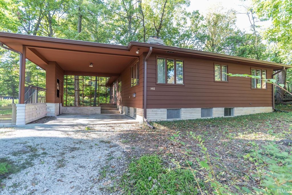 Photo of 1412 E 2 Street, Bloomington, IN 47401 (MLS # 202540409)