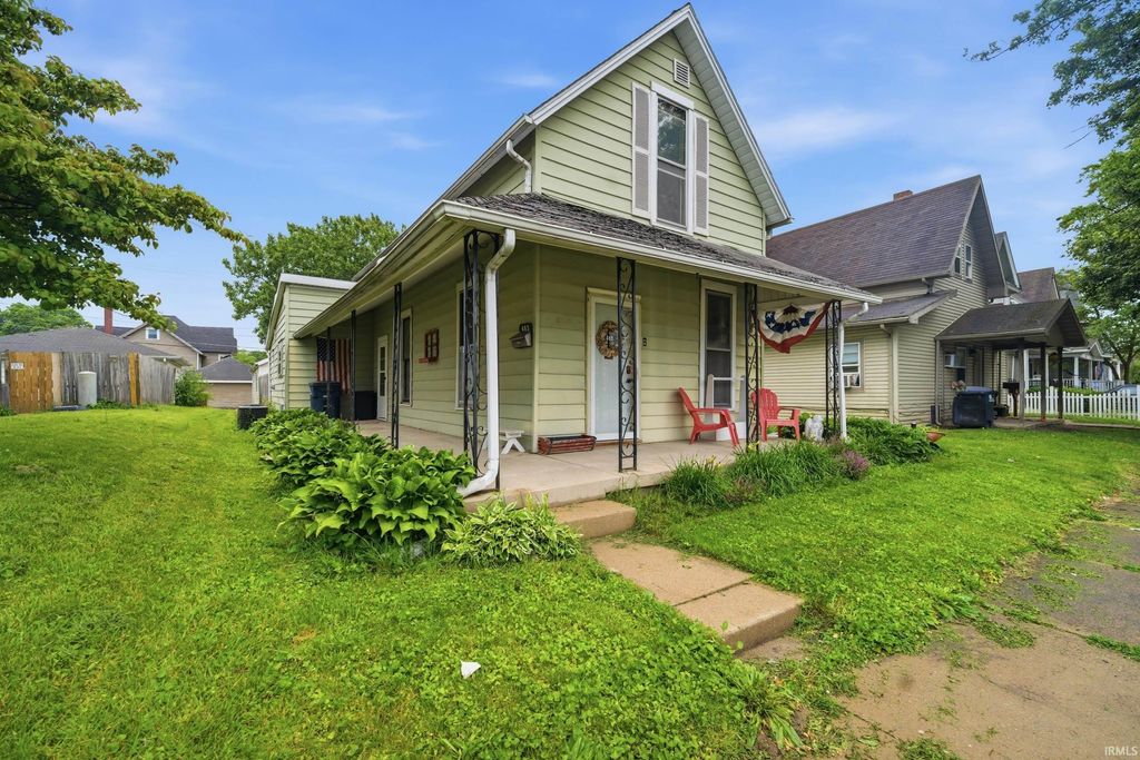 Photo of 463 S Main Street, Frankfort, IN 46041 (MLS # 202622383)