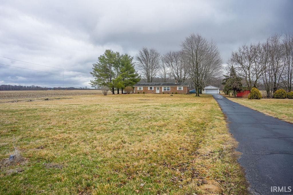 Photo of 6053 N Co Road 700 West Road, Mulberry, IN 46058 (MLS # 202607318)