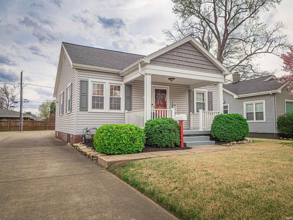 Photo of 2305 Bellemeade Avenue, Evansville, IN 47714 (MLS # 202611481)