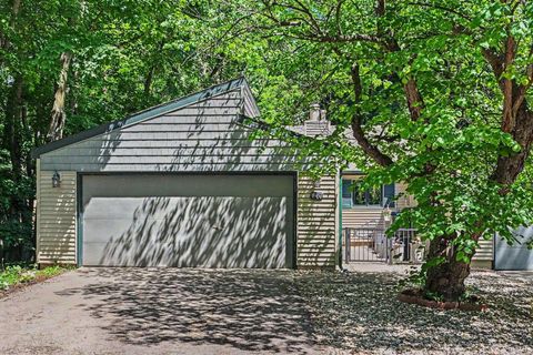 Photo of 840 Trailridge East, Mishawaka, IN 46544 (MLS # 202622031)