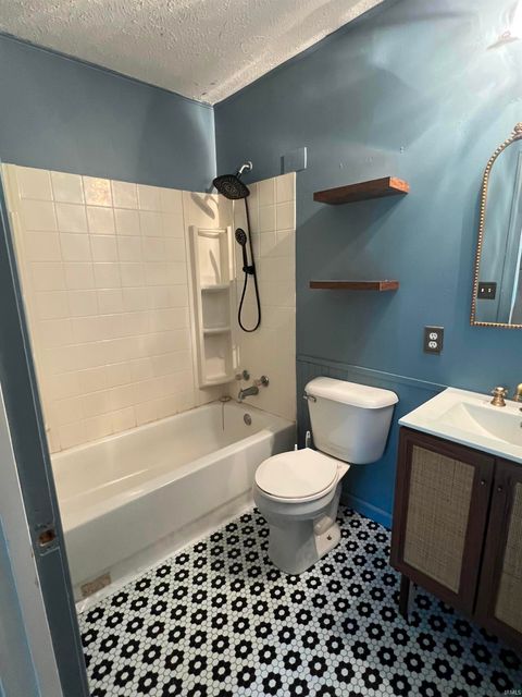 Tiny photo for 508 E HALL Street, Greentown, IN 46936 (MLS # 202627893)