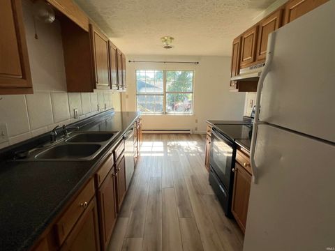 Tiny photo for 508 E HALL Street, Greentown, IN 46936 (MLS # 202627893)