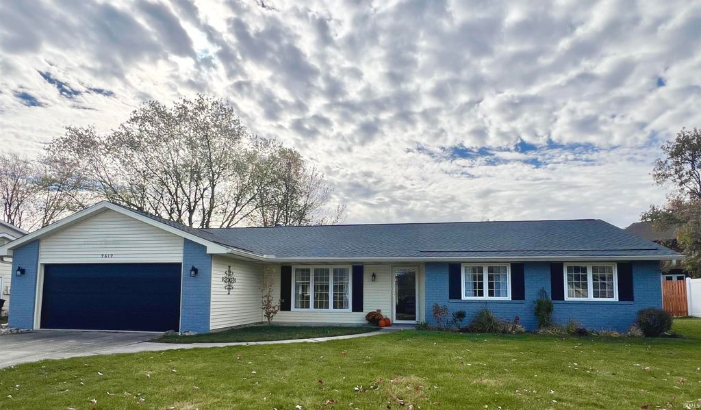 Photo of 9619 Creek Bed Place, Fort Wayne, IN 46804 (MLS # 202544770)