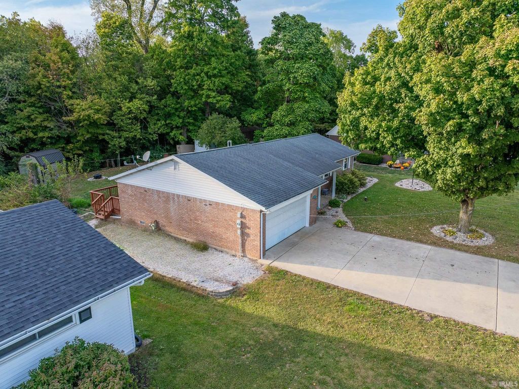 Photo of 6970 S Maple Drive, Marion, IN 46953 (MLS # 202540486)