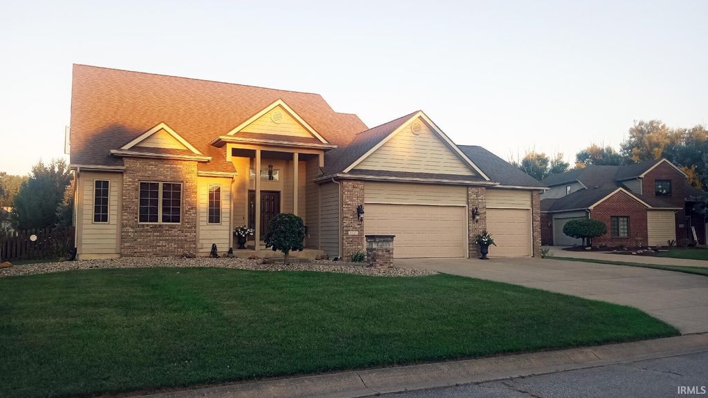 Photo of 1027 Blackthorn Cove, Fort Wayne, IN 46804 (MLS # 202539478)