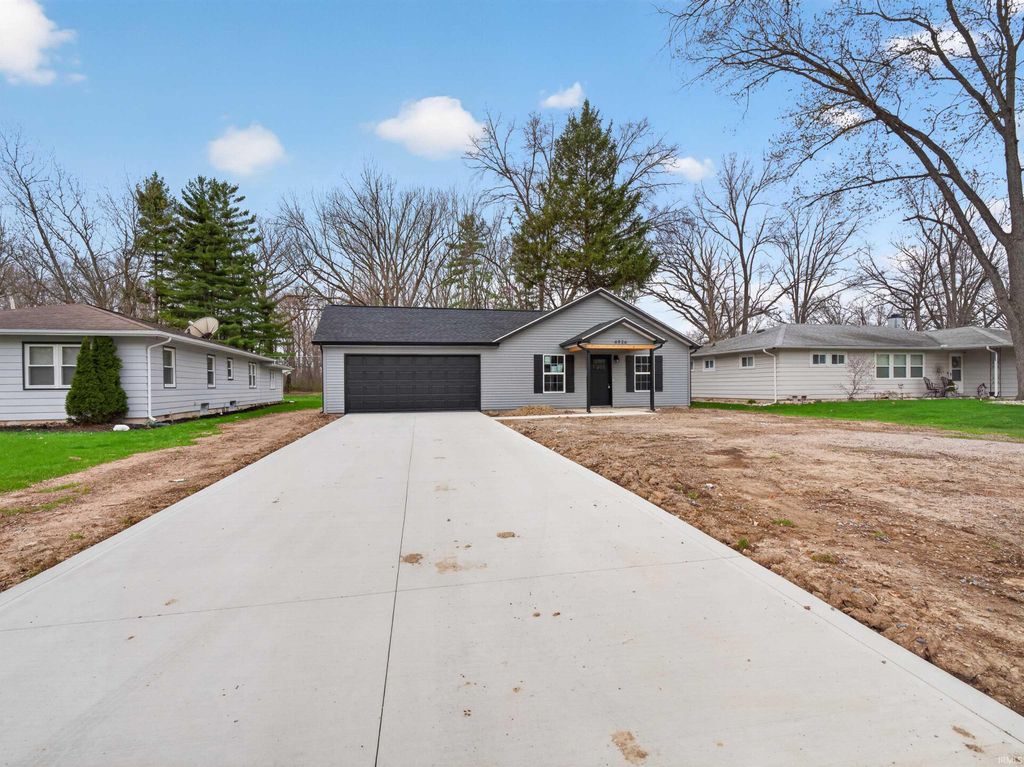 Photo of 4926 Plaza Drive, Fort Wayne, IN 46806 (MLS # 202612053)