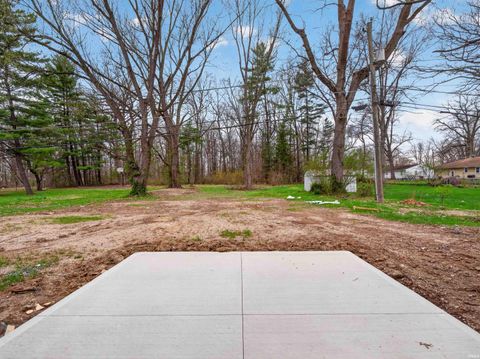 Tiny photo for 4926 Plaza Drive, Fort Wayne, IN 46806 (MLS # 202612053)