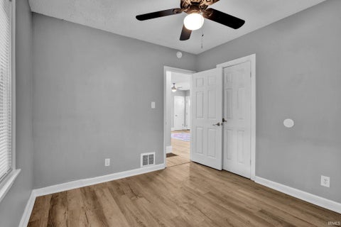 Tiny photo for 1106 S Boeke Road, Evansville, IN 47714 (MLS # 202640744)
