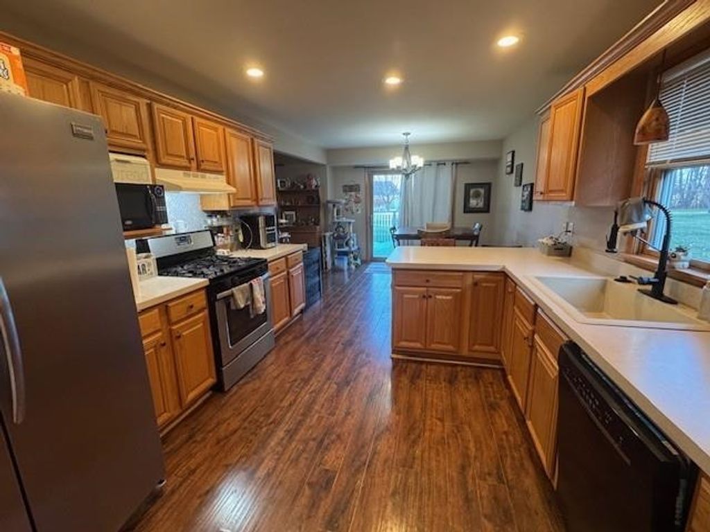 Photo of 974 Highfield Court, Middlebury, IN 46540 (MLS # 202549089)