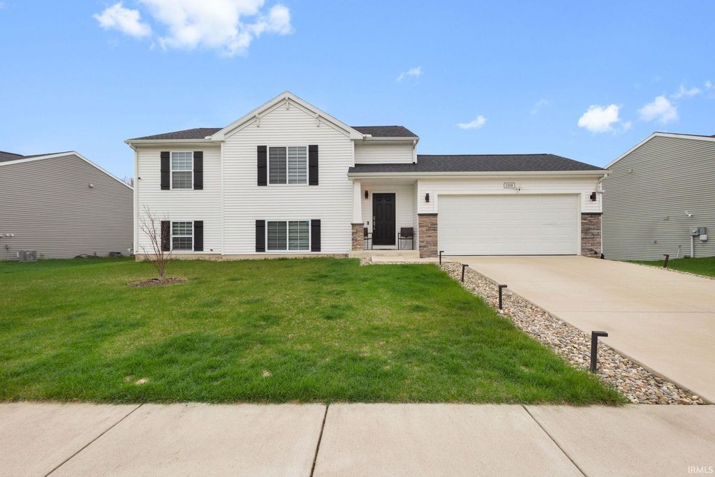 Photo of 1308 Chapel Hill Drive, Mishawaka, IN 46545 (MLS # 202613042)