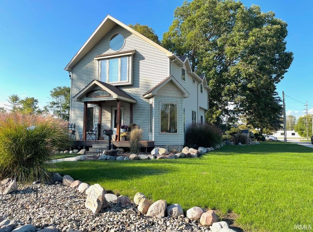 Photo of 914 E King Street, Garrett, IN 46738 (MLS # 202548087)