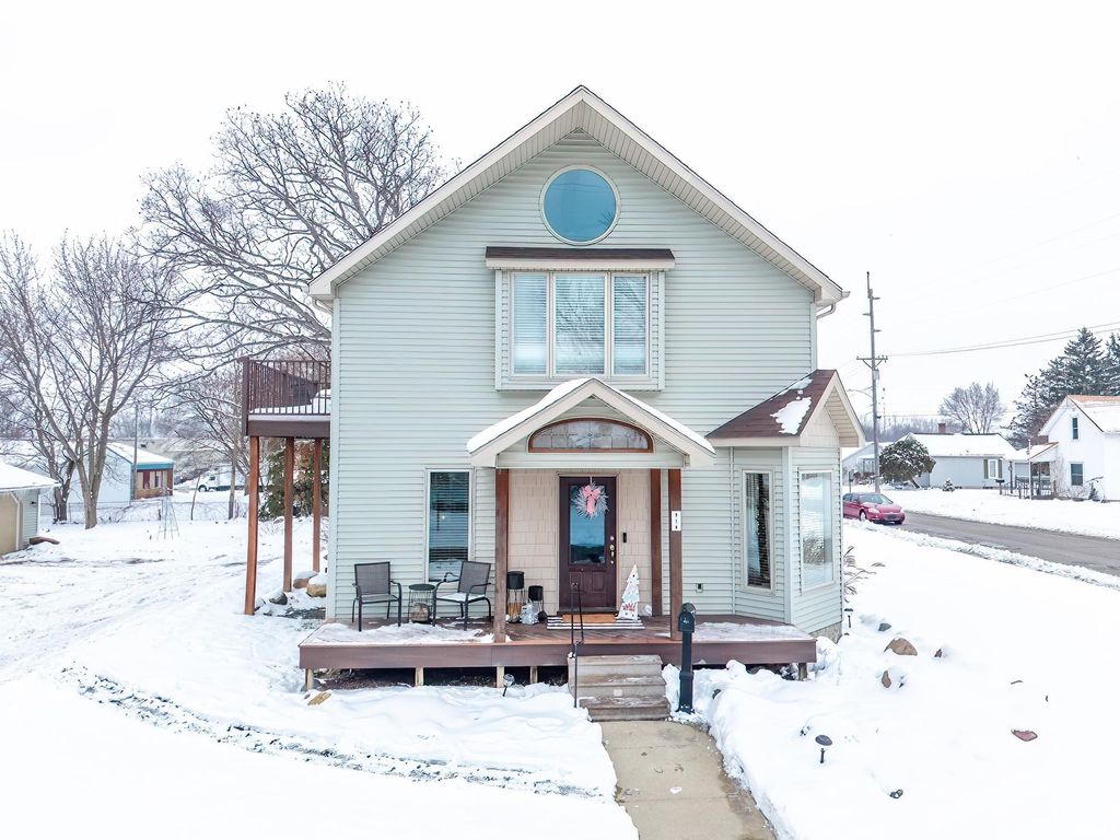 Photo of 914 E King Street, Garrett, IN 46738 (MLS # 202548087)