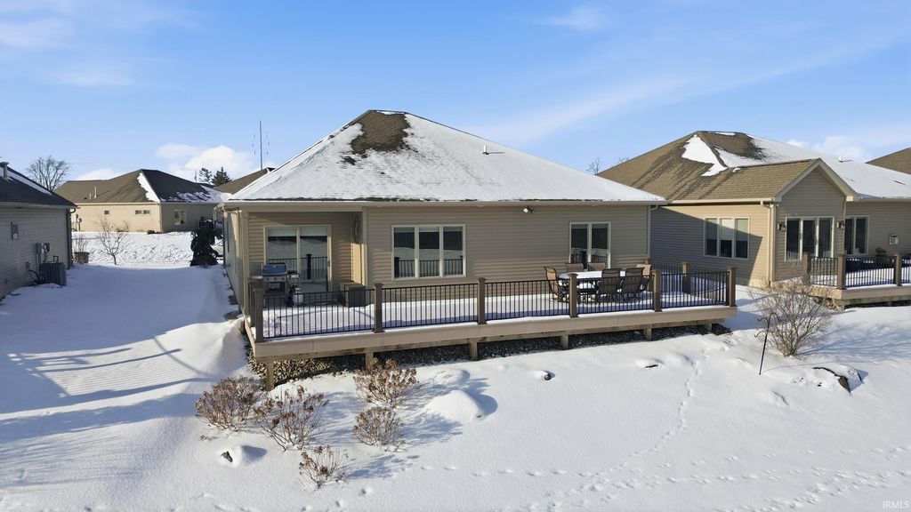 Photo of 955 Owls Point, Fort Wayne, IN 46825 (MLS # 202604406)