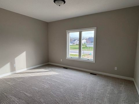 Tiny photo for 13904 DIAVIK Place, Fort Wayne, IN 46845 (MLS # 202605698)