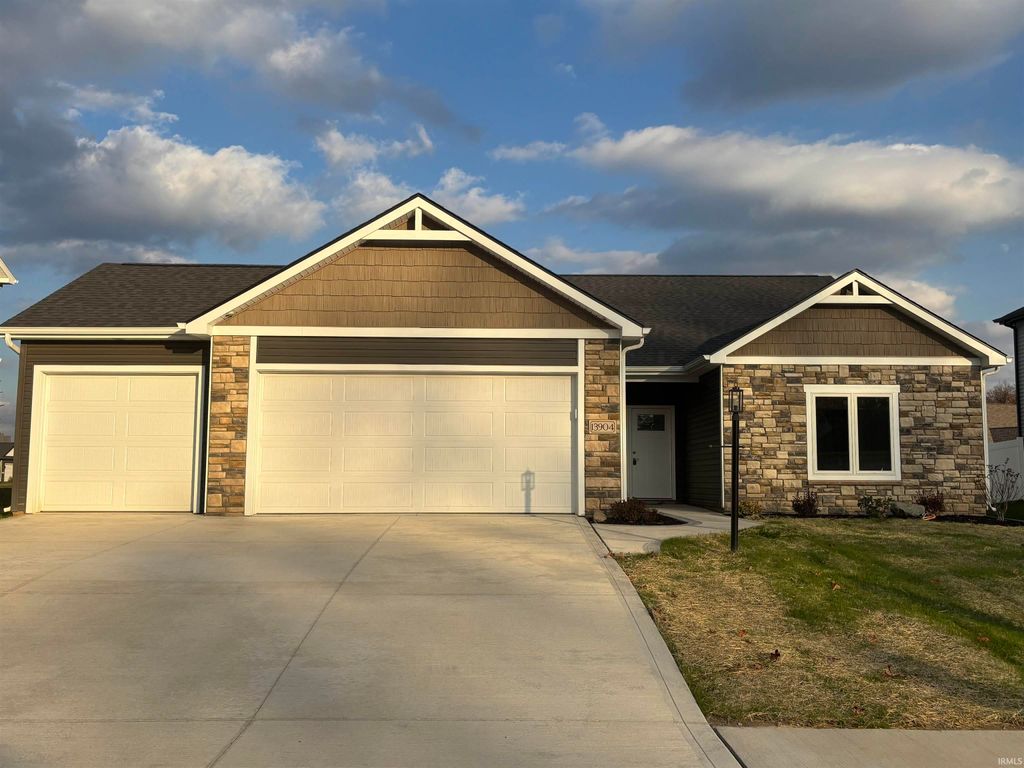 Photo of 13904 DIAVIK Place, Fort Wayne, IN 46845 (MLS # 202605698)