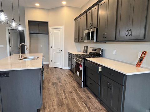 Tiny photo for 13904 DIAVIK Place, Fort Wayne, IN 46845 (MLS # 202605698)