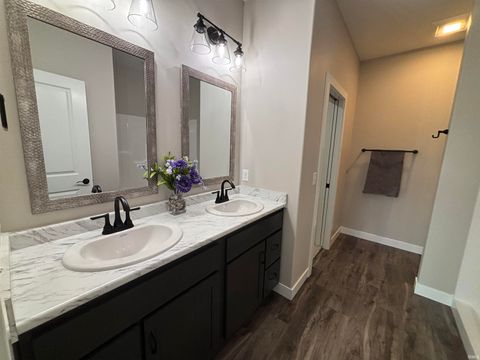 Tiny photo for 13904 DIAVIK Place, Fort Wayne, IN 46845 (MLS # 202605698)