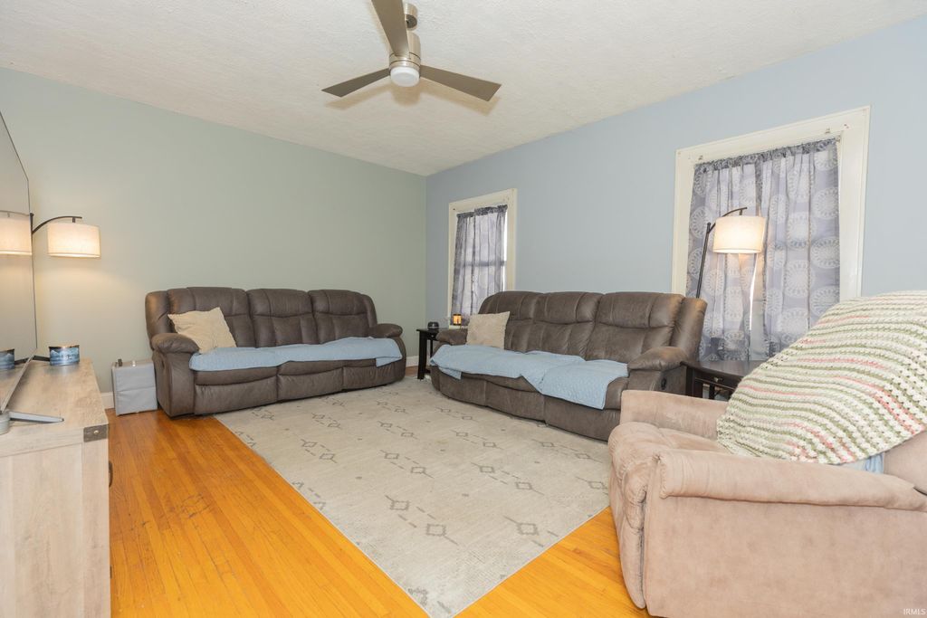 Photo of 1611 Hollywood Avenue, Evansville, IN 47712 (MLS # 202602616)