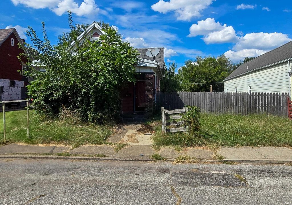 Photo of 213 &amp; 215 W Maryland Street, Evansville, IN 47710 (MLS # 202603287)