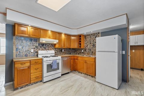 Tiny photo for 4423 E CR 275 North, Logansport, IN 46947 (MLS # 202602608)