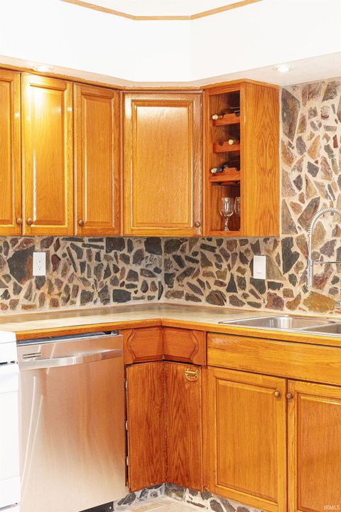 Tiny photo for 4423 E CR 275 North, Logansport, IN 46947 (MLS # 202602608)