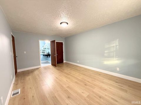 Tiny photo for 4423 E CR 275 North, Logansport, IN 46947 (MLS # 202602608)