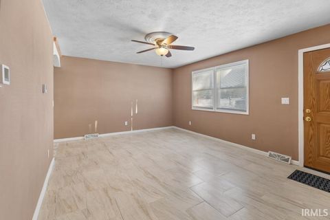 Tiny photo for 4423 E CR 275 North, Logansport, IN 46947 (MLS # 202602608)