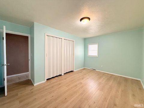 Tiny photo for 4423 E CR 275 North, Logansport, IN 46947 (MLS # 202602608)