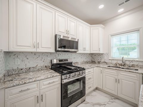 Tiny photo for 1535 Venture Drive, Evansville, IN 47711 (MLS # 202618513)