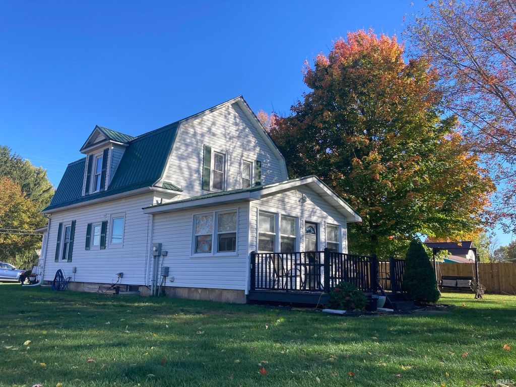 Photo of 737 N Canal St, Lagrange, IN 46761 (MLS # 202543118)