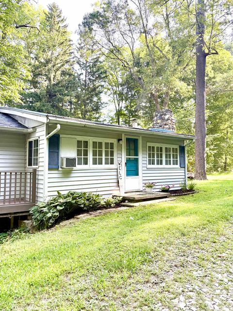 Photo of 320 Lane 110, Hamilton, IN 46742 (MLS # 202614375)