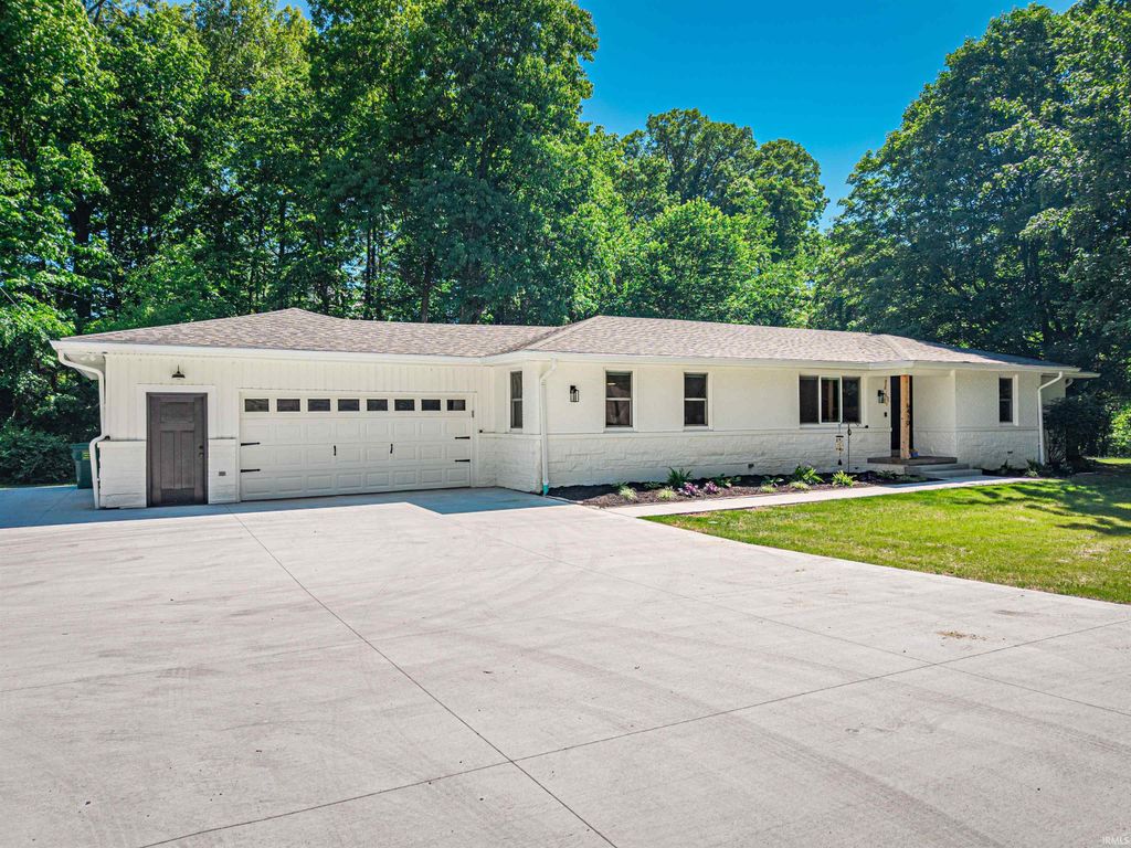 Photo of 6410 Six School Road, Evansville, IN 47720 (MLS # 202617765)
