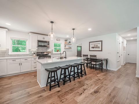 Tiny photo for 6410 Six School Road, Evansville, IN 47720 (MLS # 202617765)
