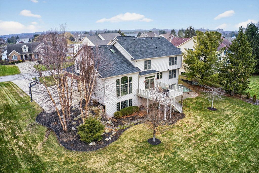 Photo of 51362 Amesburry Way, Granger, IN 46530 (MLS # 202606419)