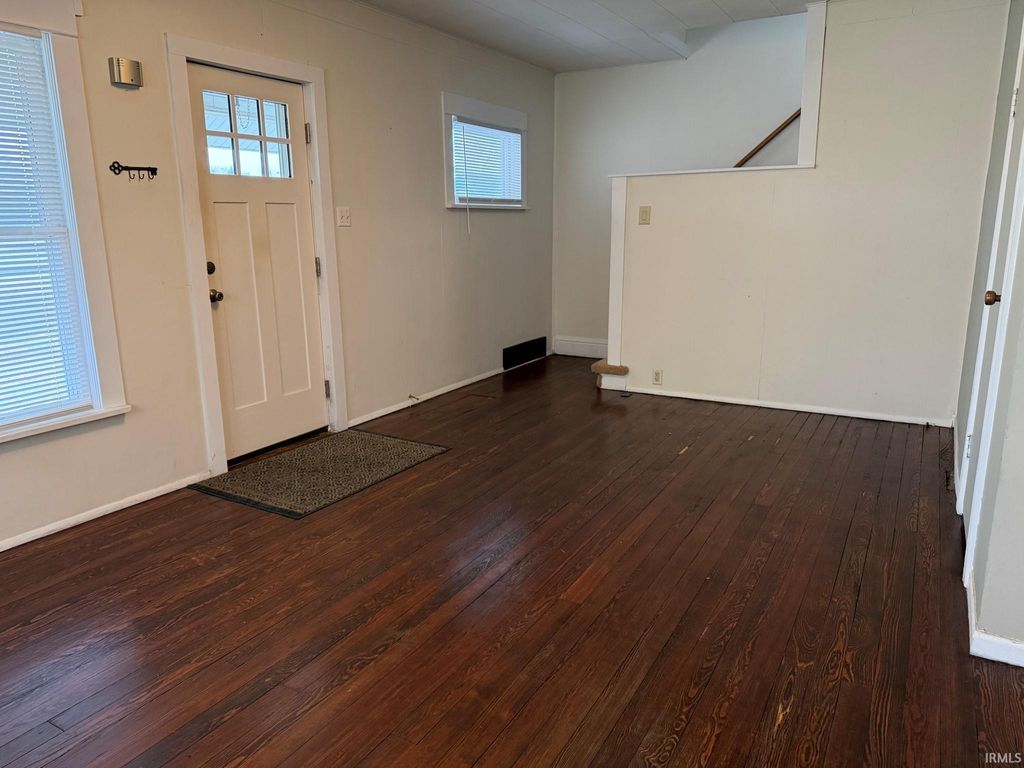 Photo of 1111 S 27Th Street, South Bend, IN 46615 (MLS # 202546787)