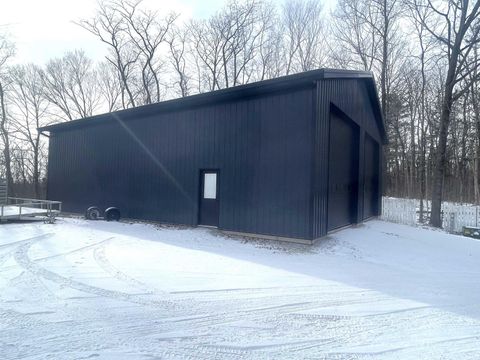 Tiny photo for 6300 Logansport Road, Logansport, IN 46947 (MLS # 202602126)