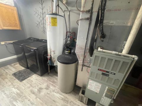 Tiny photo for 6300 Logansport Road, Logansport, IN 46947 (MLS # 202602126)